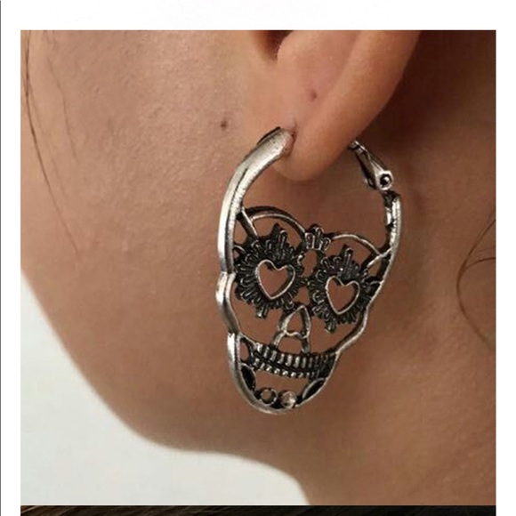 Gold Punk Rock Skull Earrings Halloween - Picture 5 of 5